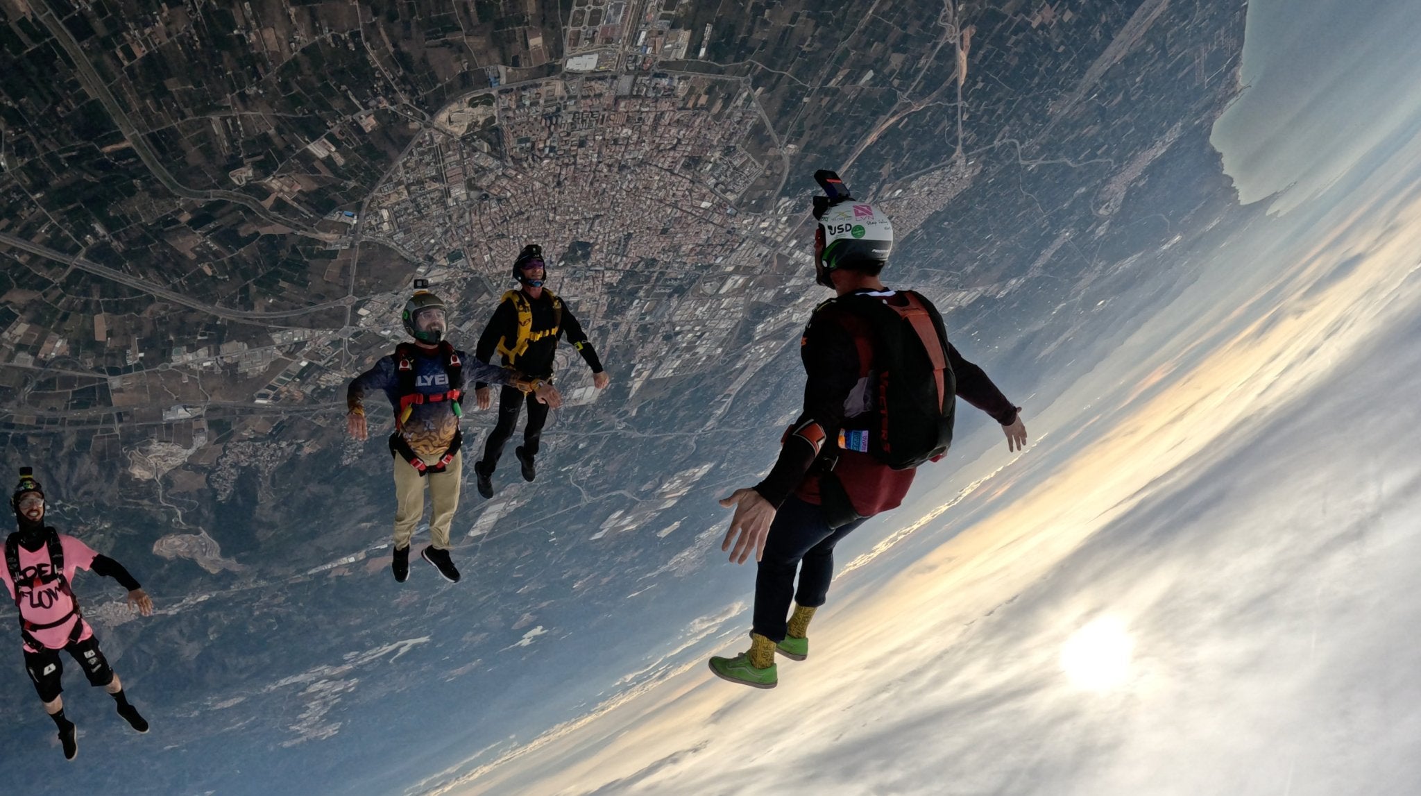 Why Pro Skydivers Often Opt for Streetwear Over Jumpsuits